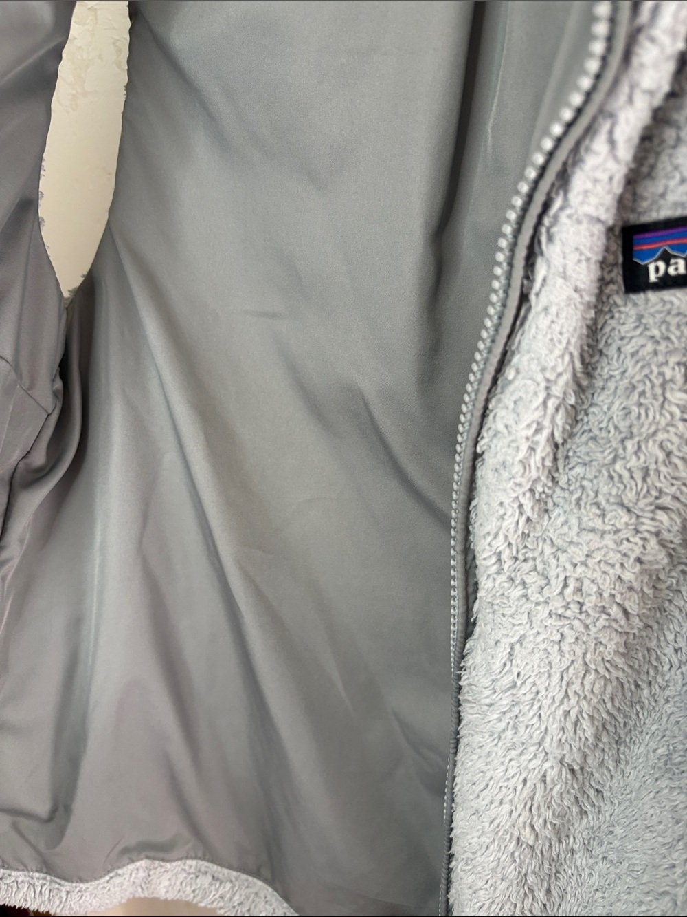Patagonia Light Gray Fleece Vest with Logo - Picture 7 of 9